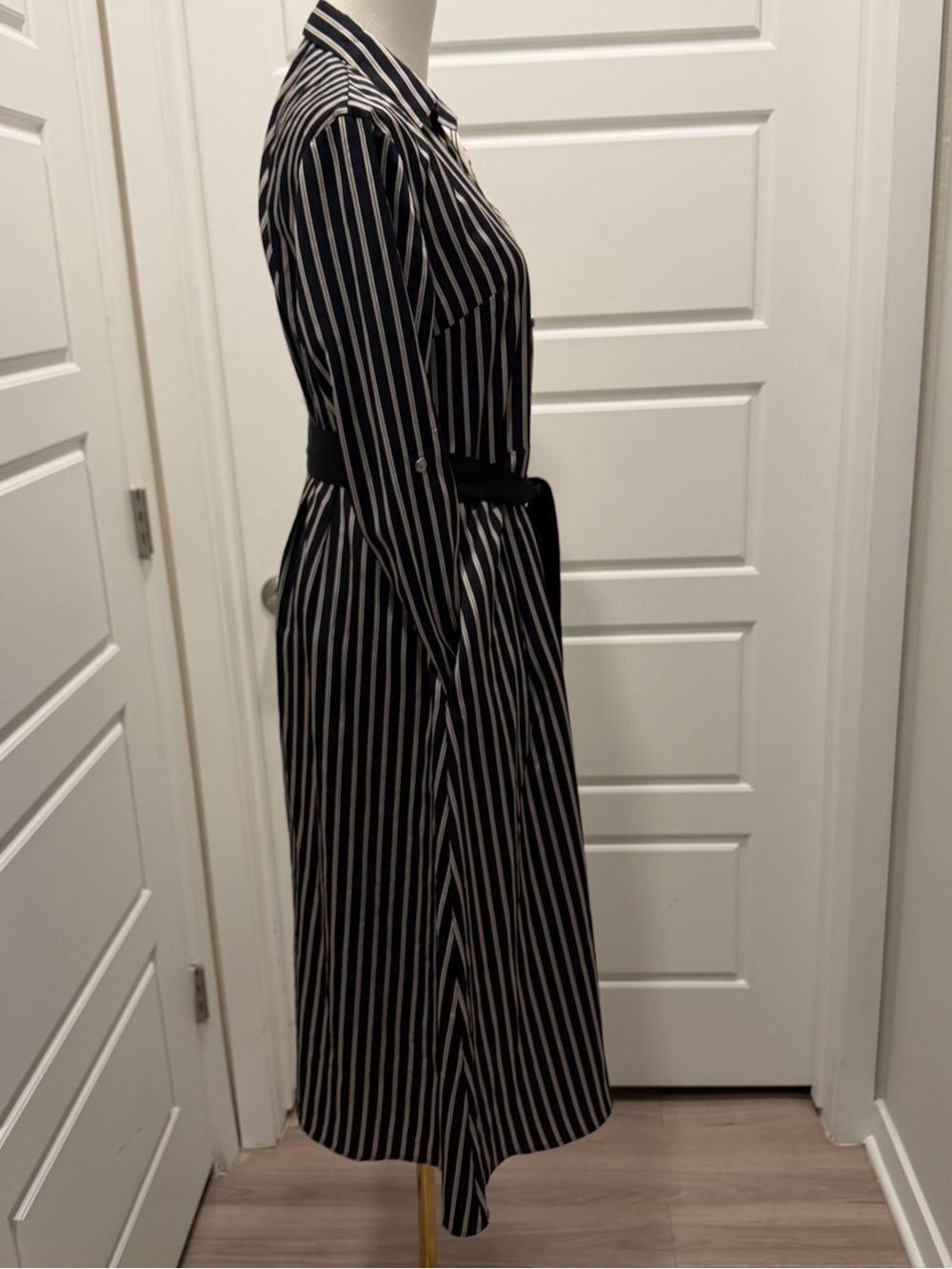 Two-Tone Striped Long Sleeve Shirt Dress with Waist Tie Black & White w/Pockets - Picture 7 of 9